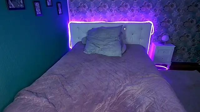 EmilyDiazofficial online show from 02/05/26, 04:00