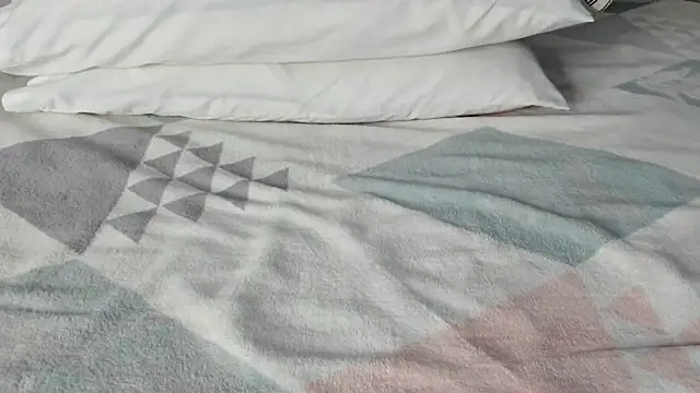 Snapshot of maybelline69 chatting on 03/09/25, 04:11 maybelline69 online show from 03/09/25, 04:11