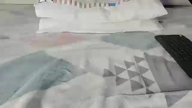 Snapshot of maybelline69 chatting on 03/13/25, 12:59 maybelline69 online show from 03/13/25, 12:59