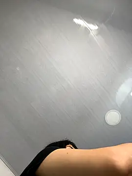 Snapshot of maybelline69 chatting on 10/04/25, 02:31 maybelline69 online show from 10/04/25, 02:31