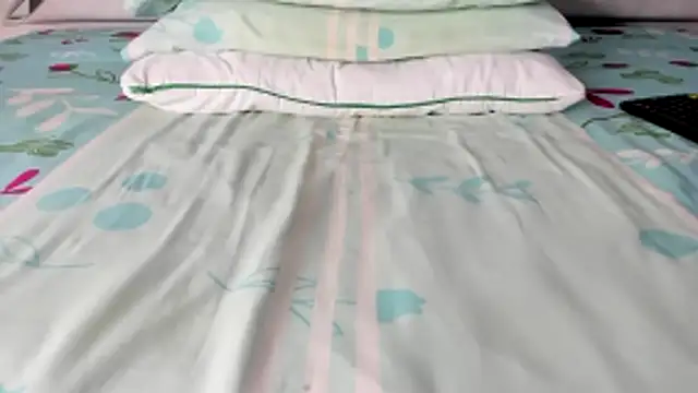 Snapshot of maybelline69 chatting on 11/24/25, 09:03 maybelline69 online show from 11/24/25, 09:03