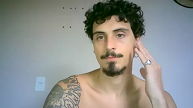 Snapshot of milkoffe chatting on 12/01/24, 06:08 milkoffe online show from 12/01/24, 06:08