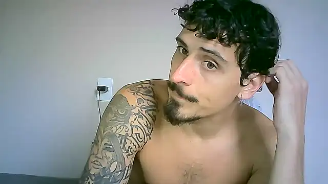 Snapshot of milkoffe chatting on 12/03/24, 05:01 milkoffe online show from 12/03/24, 05:01