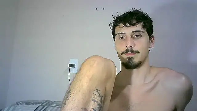 Snapshot of milkoffe chatting on 12/06/24, 04:58 milkoffe online show from 12/06/24, 04:58