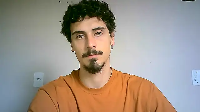 Snapshot of milkoffe chatting on 12/10/24, 01:22 milkoffe online show from 12/10/24, 01:22