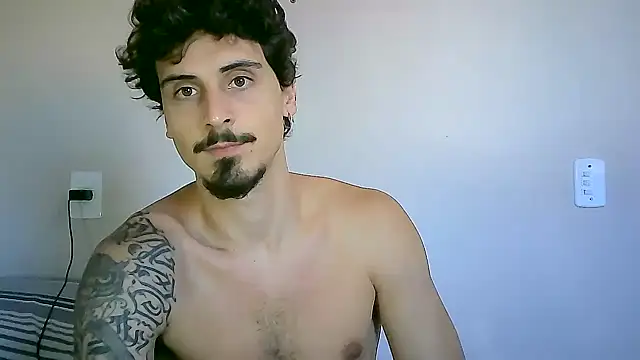 Snapshot of milkoffe chatting on 12/11/24, 05:37 milkoffe online show from 12/11/24, 05:37