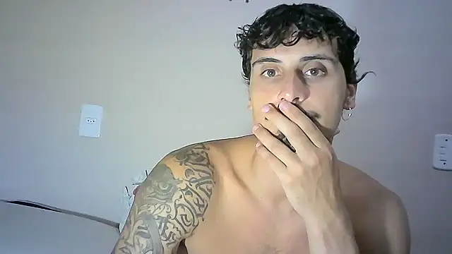 Snapshot of milkoffe chatting on 01/14/25, 10:55 milkoffe online show from 01/14/25, 10:55