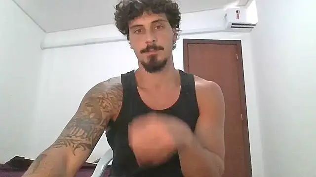 Snapshot of milkoffe chatting on 02/04/26, 01:28 milkoffe online show from 02/04/26, 01:28