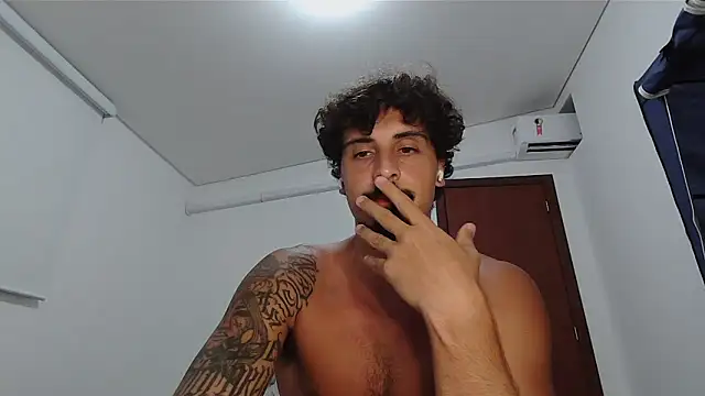 Snapshot of milkoffe chatting on 02/07/26, 03:32 milkoffe online show from 02/07/26, 03:32