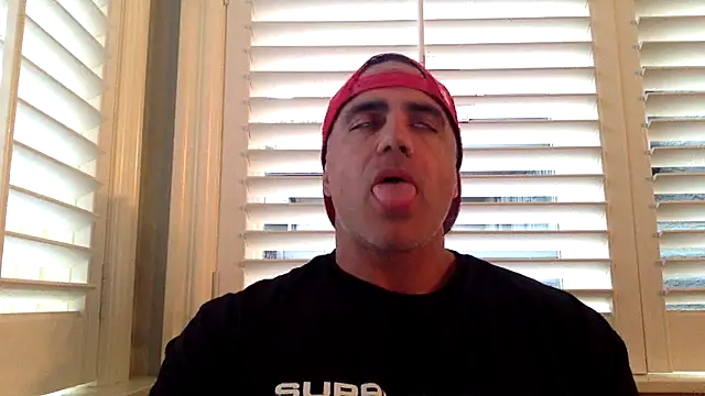 Snapshot of Bad_daddy21 chatting on 10/02/25, 02:02 Bad daddy21 online show from 10/02/25, 02:02