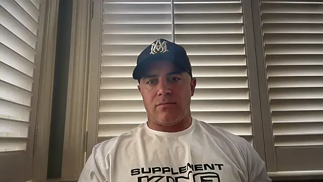 Snapshot of Bad_daddy21 chatting on 11/17/25, 07:19 Bad daddy21 online show from 11/17/25, 07:19