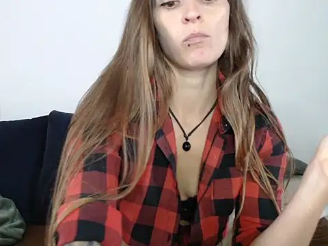 Snapshot of naikah714 chatting on 09/13/25, 02:28 naikah714 online show from 09/13/25, 02:28