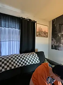 Snapshot of SidneyRaee chatting on 12/12/24, 03:27 SidneyRaee online show from 12/12/24, 03:27