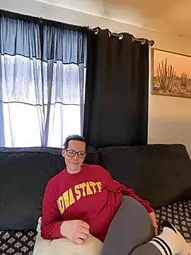 Snapshot of SidneyRaee chatting on 01/09/25, 07:18 SidneyRaee online show from 01/09/25, 07:18