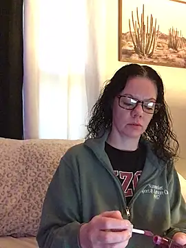 Snapshot of SidneyRaee chatting on 09/08/25, 03:44 SidneyRaee online show from 09/08/25, 03:44