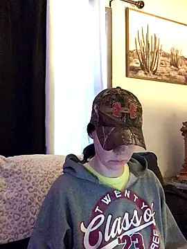 SidneyRaee online show from 12/15/25, 06:56