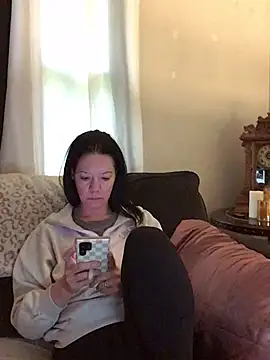 SidneyRaee online show from 04/28/26, 04:45
