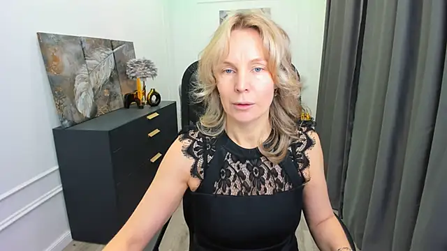 Sinty Devis online show from 04/07/26, 04:35