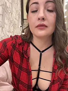 Snapshot of AnnaBri chatting on 11/19/25, 01:49 AnnaBri online show from 11/19/25, 01:49