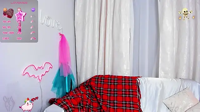 jessica tiny online show from 11/10/25, 01:04