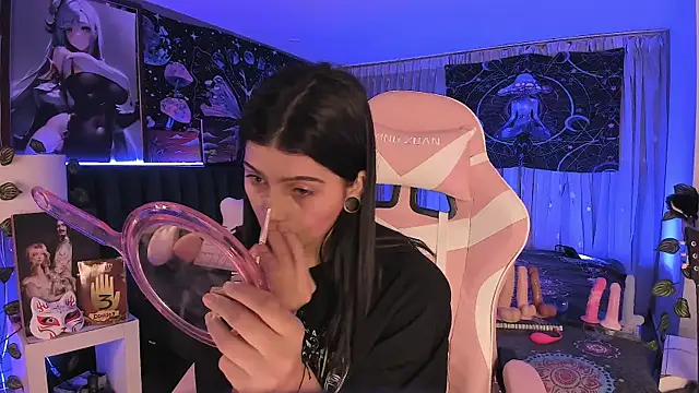 LanaKyutt online show from 03/04/25, 11:43