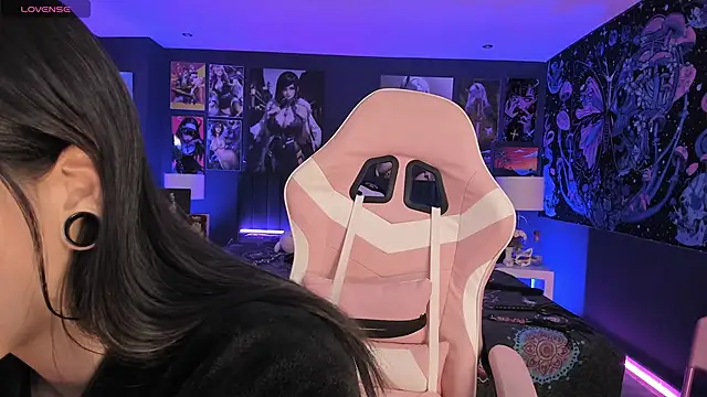 LanaKyutt online show from 09/24/25, 10:13