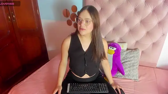 Snapshot of _Sarahh_0 chatting on 02/28/25, 01:58 Sarahh 0 online show from 02/28/25, 01:58