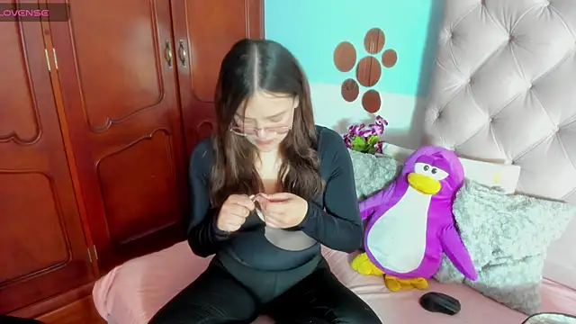 Snapshot of _Sarahh_0 chatting on 03/07/25, 02:45 Sarahh 0 online show from 03/07/25, 02:45