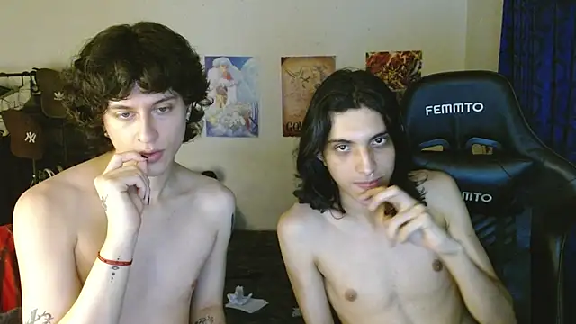 Snapshot of angelitofemboy chatting on 01/24/25, 04:37 angelitofemboy online show from 01/24/25, 04:37