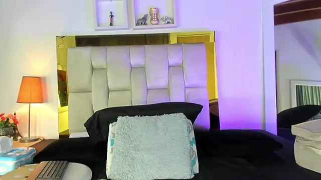 emmy r online show from 02/01/25, 12:05