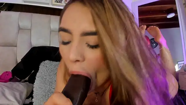 emmy r online show from 02/14/25, 03:05