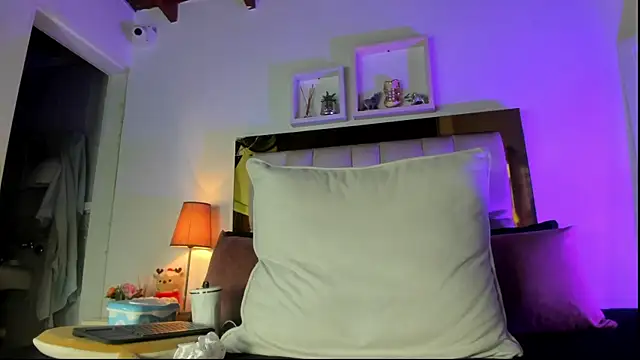 emmy r online show from 01/09/26, 11:57