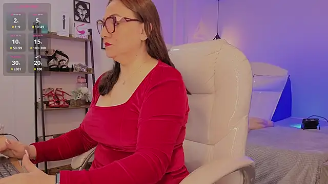 lady nylon  online show from 11/21/25, 11:20