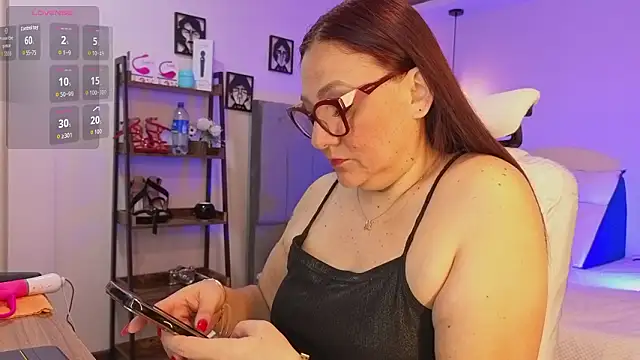 Snapshot of lady_nylon_ chatting on 02/02/26, 11:53 lady nylon online show from 02/02/26, 11:53