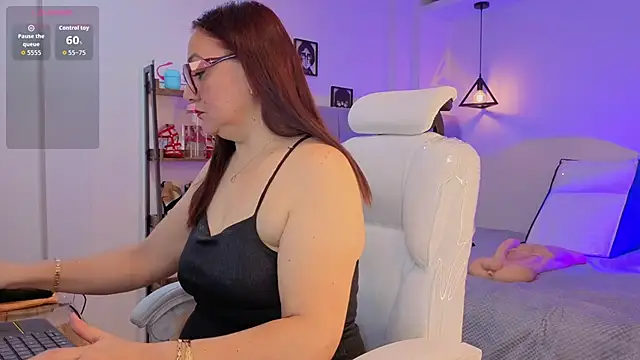 Snapshot of lady_nylon_ chatting on 02/26/26, 11:42 lady nylon online show from 02/26/26, 11:42