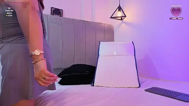 lady nylon  online show from 03/29/26, 10:26