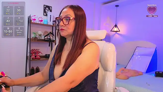 lady nylon  online show from 04/13/26, 12:10