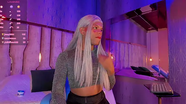 Snapshot of ari_monet chatting on 02/19/25, 11:38 ari monet online show from 02/19/25, 11:38