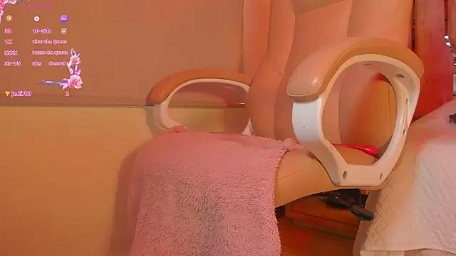 Snapshot of ari_monet chatting on 03/14/25, 05:57 ari monet online show from 03/14/25, 05:57