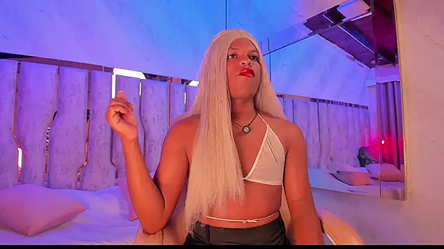 Snapshot of ari_monet chatting on 10/13/25, 11:54 ari monet online show from 10/13/25, 11:54