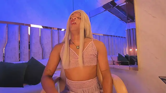 Snapshot of ari_monet chatting on 11/10/25, 11:42 ari monet online show from 11/10/25, 11:42