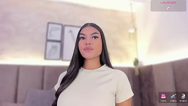 chloe sullivannn online show from 12/02/24, 10:01