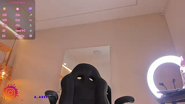 Snapshot of VioletaAbel chatting on 01/22/25, 11:34 VioletaAbel online show from 01/22/25, 11:34