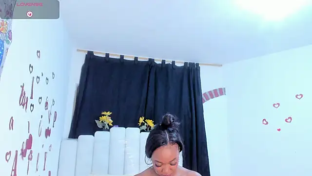 RoxannaBlanche online show from 04/13/26, 12:10