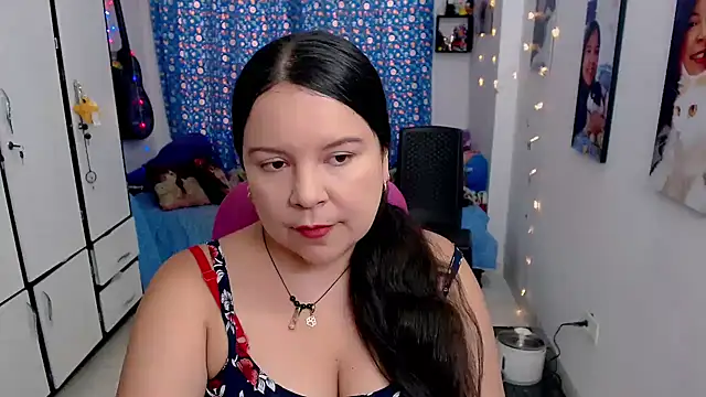 Snapshot of claryssa_ chatting on 10/02/25, 08:05 claryssa online show from 10/02/25, 08:05