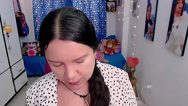 claryssa  online show from 03/22/26, 06:00