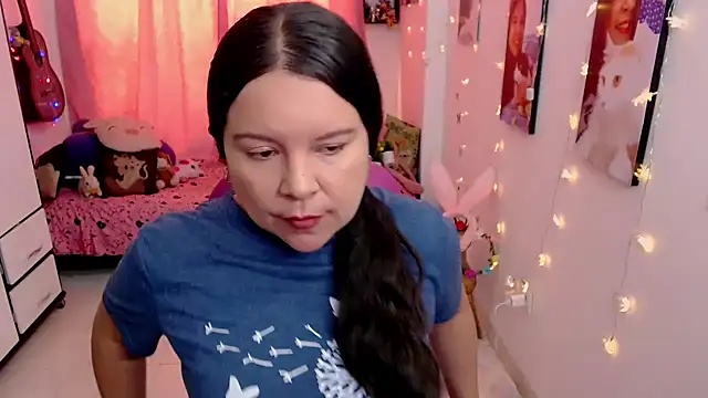 claryssa  online show from 04/06/26, 07:37