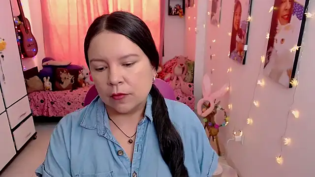 claryssa  online show from 04/17/26, 05:27