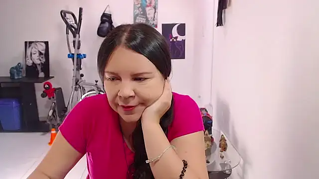claryssa  online show from 06/04/26, 06:58
