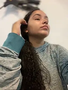 Snapshot of CurlyGirl_1 chatting on 01/13/25, 12:02 CurlyGirl 1 online show from 01/13/25, 12:02